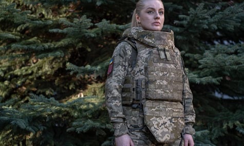 Бронежилет для військовослужбовиць