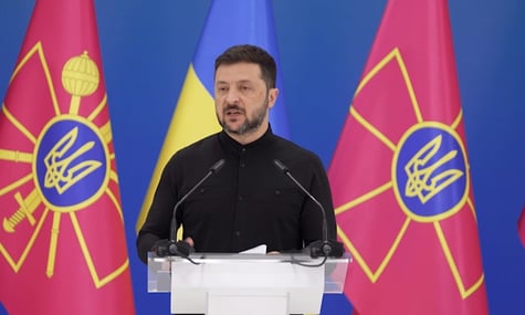 Зеленський дав Шмигалю та Умєрову 10 днів на аудит угод з партнерами щодо зброї