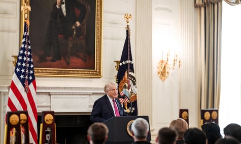 Боїться виглядати товстішим. Трамп пояснив, чому не носить бронежилет, попри низку замахів