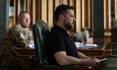 Зеленський провів розмови з трьома командувачами на тлі чуток про заміну Сирського
