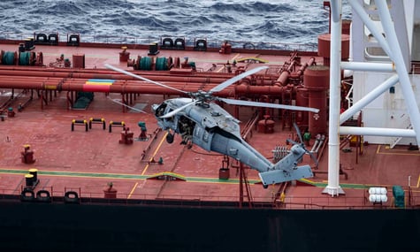 Стежили від Карибського до Індійського океану. США затримали танкер «тіньового флоту» Ірану