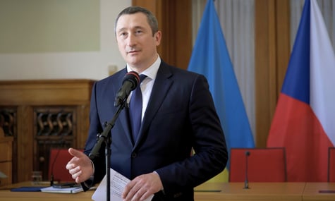 Чернишов, якого підозрюють у корупції, не поїде до Риму на конференцію з відновлення України