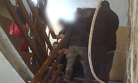 Представилися СБУ й увірвались у квартиру. ДБР повідомило про підозру в катуванні військовим ТЦК у Харкові