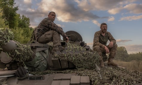 Бомба уповільненої дії від міністра оборони