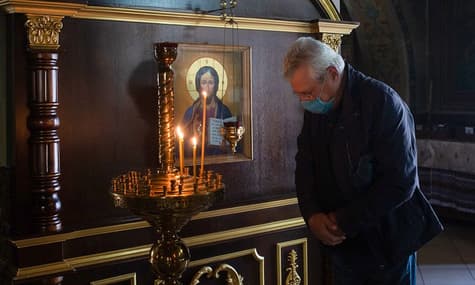 Хроніка коронавірусу: Вербна неділя і Великдень онлайн, церкви, поліція