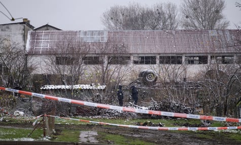 Запити «провалюються в чорну діру». Польща звинувачує Україну в блокуванні розслідування падіння ракети, яку там вважають українською — RMF24