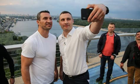 «Нині вже»: Выборы — все, кто вместо Кличко и бизнес против рейдеров