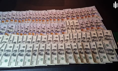 Дев'ять тисяч доларів за ротацію: у Дніпрі на хабарі викрили посадовця військової частини