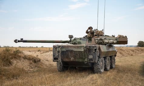 У Франції розповіли, коли передадуть Україні колісні танки AMX-10 RC