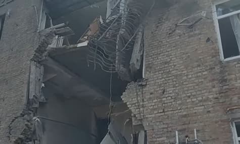 росіяни обстріляли Бахмут на Донеччині: щонайменше 5 поранених, зокрема 11-річна дитина