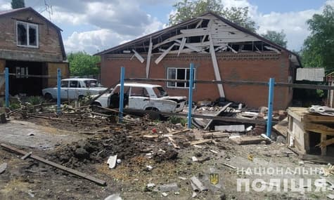 В Донецкой области оккупанты за сутки ударили по 36 гражданским объектам: 6 погибших, 12 раненых