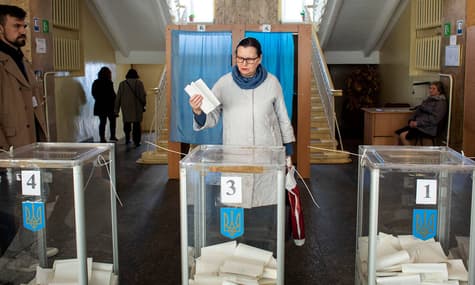 «Громадське.Світ»: як реагує світ на результати виборів в Україні та що означає перемога жінки на виборах у Словаччині