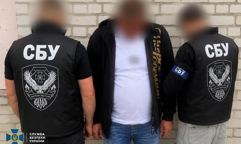 Обстріл із гранатомета, гранати та «коктейлі Молотова». У Києві затримали підозрюваних у підготовці атак на ТЦК на замовлення рф