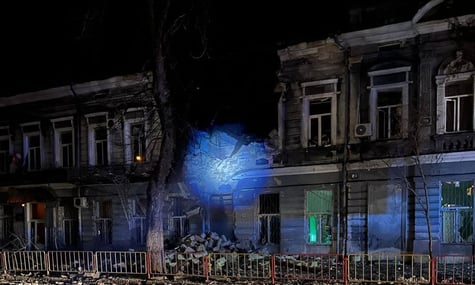 Окупанти атакували Одесу: є постраждалий, пошкоджений навчальний заклад