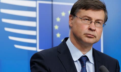 У Єврокомісії розповіли, коли Україні має надійти перша виплата з €18 млрд допомоги