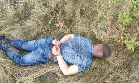 Вчитель, якого підозрюють у вбивстві школярів, відомий конфліктною поведінкою: Лаяв, шарпав і душив учнів