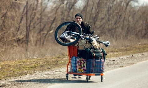 «Это как торговля человеческими жизнями». Сколько стоит выбраться из горячей точки