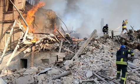 Війська рф скинули авіабомбу на школу, де ховалися мирні мешканці — Луганська ОВА (ДОПОВНЕНО)