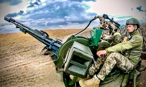 «Кинжалы», «искандеры» и более 130 беспилотников: ПВО сбило большинство дронов и одну ракету, которыми рф атаковала Украину