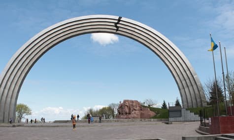 Арку свободы украинского народа в Киеве не планируют демонтировать — ВВС