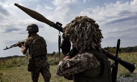 Понад 30 бойових зіткнень: ситуація на фронті зранку 12 серпня