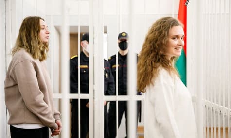 Украинские медийщицы осуждают приговор белорусским журналисткам Бахваловой и Чульцовой и требуют их освобождения