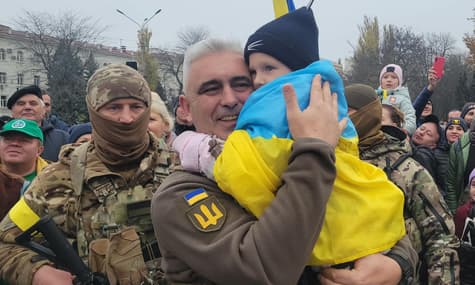 Командующий ОК «Юг» приехал в Херсон и встретился с людьми (ФОТО, ВИДЕО)