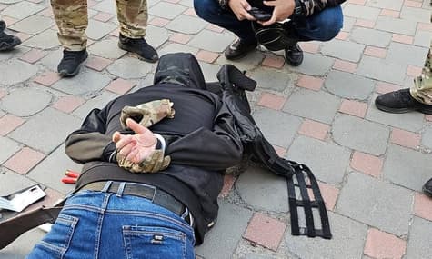 В Киеве вооруженный мужчина ворвался в бизнес-центр и несколько раз выстрелил. Что известно?