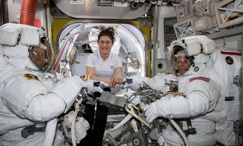 NASA скасувало перший вихід у космос виключно жіночого екіпажа