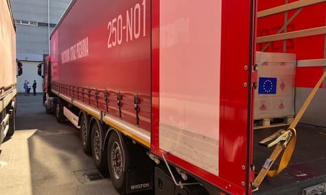 Польша передала Украине 13 грузовиков защитных средств для борьбы с коронавируса