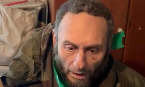 Піцайоло, який воював за рф, відпустили з українського полону. Але в Італії його зустріли з кайданками за насильство над дитиною