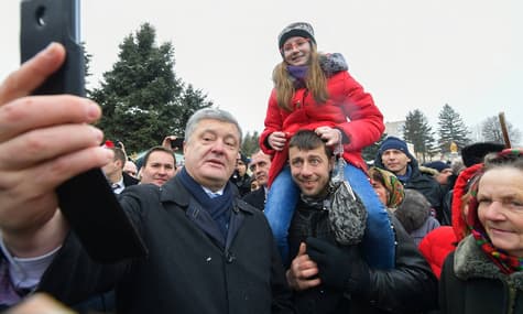 «Нині вже»: Шоу Порошенка, передвиборча кампанія Зеленського і продаж наркотиків через соцмережі