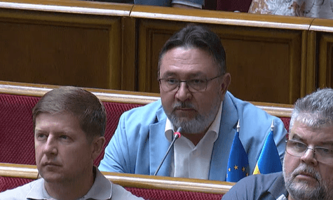«Слуга народу» Потураєв заявив про бажання скласти мандат депутата