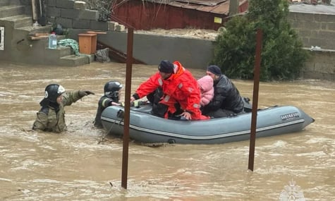 У Махачкалі — режим надзвичайної ситуації через підтоплення, тисячі людей без світла