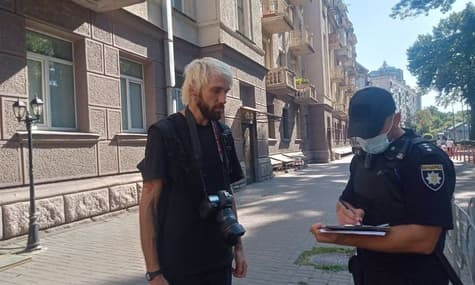 Нападнику на фотокореспондента «Букв» дали умовний термін