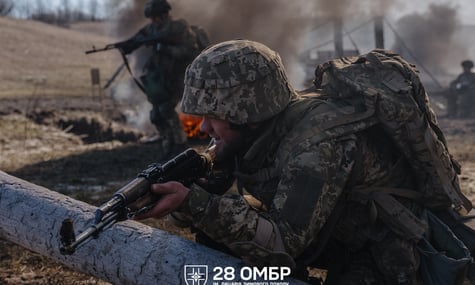 «Вирішили нас перехитрити». росіяни пішли на Костянтинівку одразу з чотирьох напрямків. Сили оборони відбили атаку