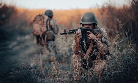 Жорсткі бої в районі Кліщіївки та 15 атак росіян у районі Мар’їнки: Генштаб розповів про ситуацію на фронті