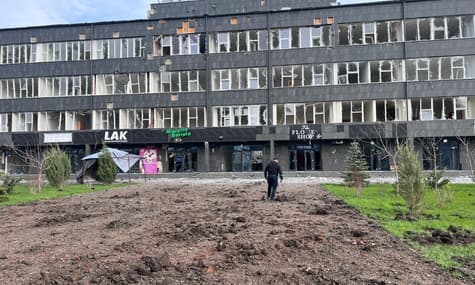 В селе в Луганской области из-за обстрела погибли три человека, а по Николаевской — ударили БПЛА: ситуация в регионах