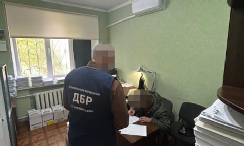 Правоохоронці підозрюють військового у катуванні своєї колишньої дівчини