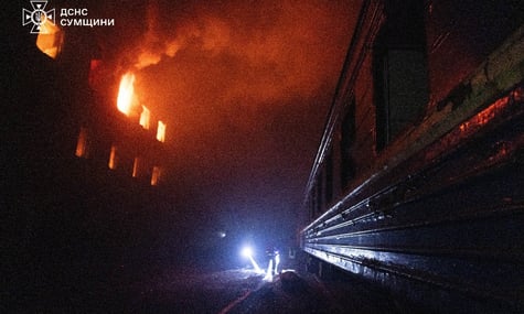 росіяни вдарили по залізничній інфраструктурі в Сумах та на Харківщині: є пошкодження рухомого складу й затримка потяга