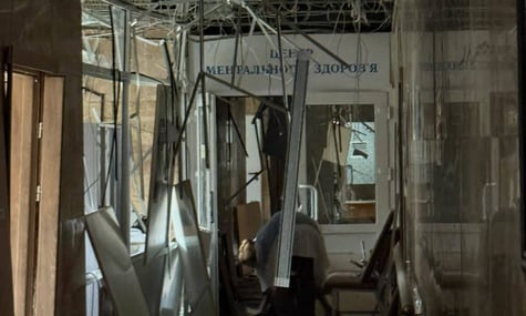 російська атака понівечила київську лікарню — у закладі вибито понад 200 вікон, він призупинив роботу