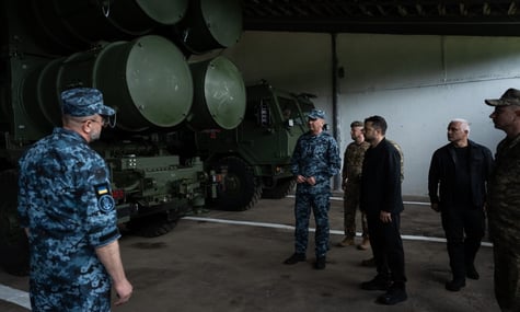 Зеленський обговорив з військовими посилення ППО на півдні