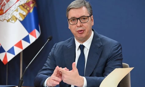 Літак президента Сербії застряг у Баку по дорозі на парад у Москву (ОНОВЛЕНО)
