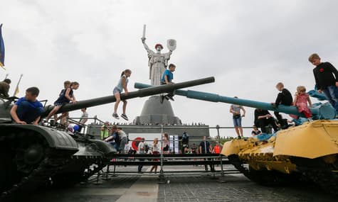 «Нині вже»: День памяти, сколько стоит лук, Ливерпуль — Барселона