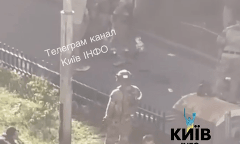 У Києві перекрили вулицю на тлі повідомлень про стрілянину. УП пише про «протистояння між ГУР та СБУ» (ДОПОВНЕНО)