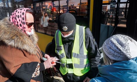 Хроніки коронавірусу: тести, транспорт, надзвичайний стан