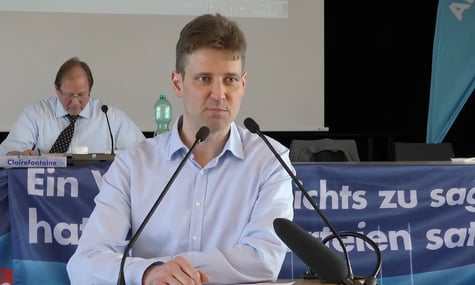 Фракція «Альтернатива для Німеччини» виключила свого члена, який таємно їздив у росію виступати на з'їзді неонацистів