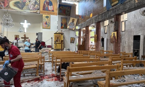 У Сирії терорист-смертник увірвався в церкву, де вбив понад десять людей. Влада звинувачує ІДІЛ