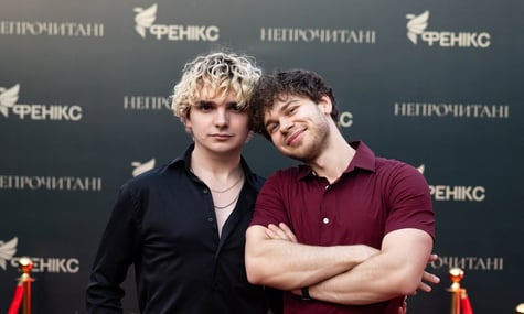 Сказали, що причина — в ТЦК. Два учасники театральної вистави не повернулися в Україну після виїзду на гастролі