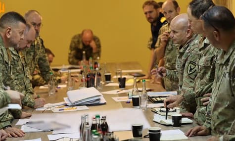 Залужний зустрівся з партнерами зі США та Великої Британії: «Чекаємо на хороші новини»